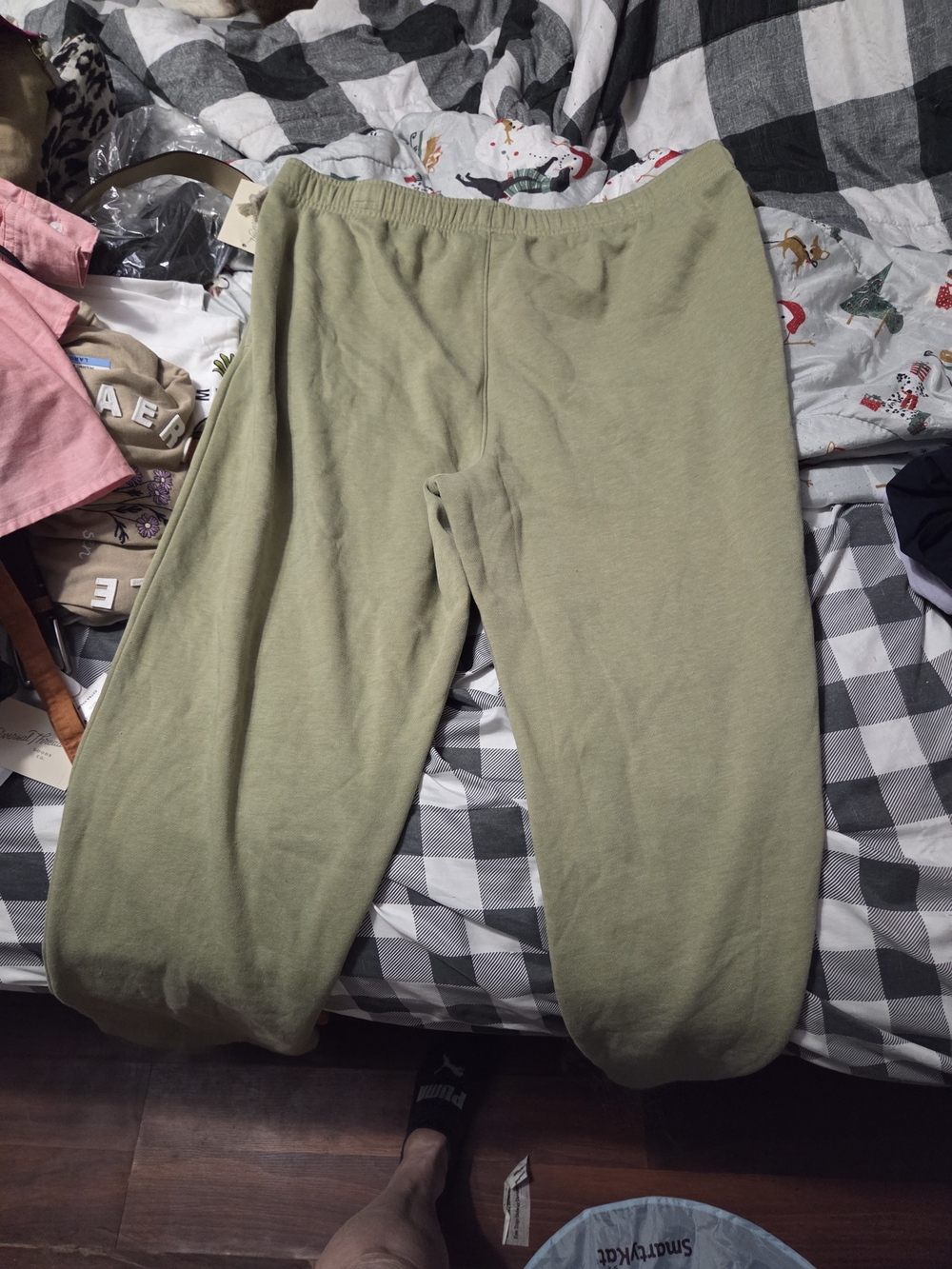 Universal Thread Olive Drawstring Fleece Sweatpants - Picture 4 of 6